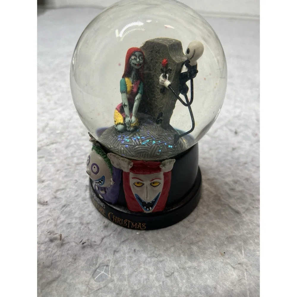 DISNEY NIGHTMARE BEFORE CHRISTMAS SNOWGLOBE BY WESTLAND 25205 JACK SKELLINGTON‎